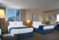 Two Queen Beds (400 sq.ft.)(37 sq.m.)
