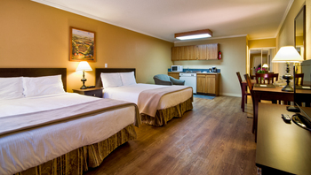 2 Queen Kitchen Studio Suites