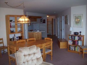 Blueberry Hill - Room 201 - Three Bedroom 