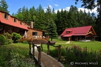 Tweedsmuir Park Lodge, Bella Coola